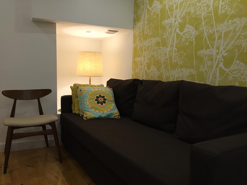 Appartamento Downtown House Chiado Lisbona Camera foto